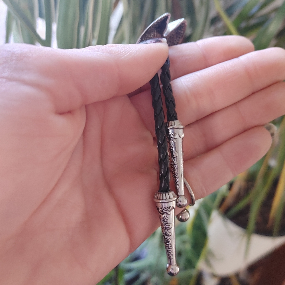 Fun and Groovy Cicada Bolo Tie - Picture 5 of 5